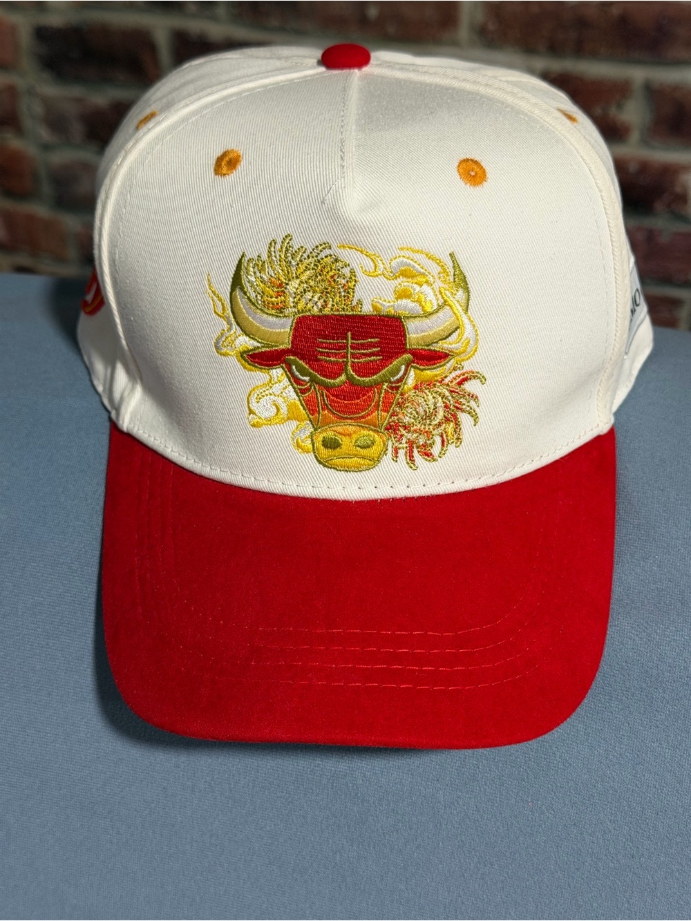 Chicago Bulls White and Red Embroidered Bull Cap